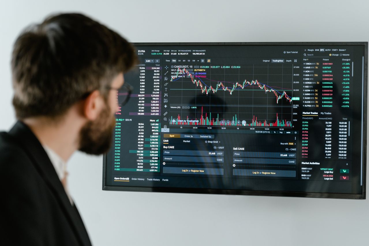 Difference between investing and trading